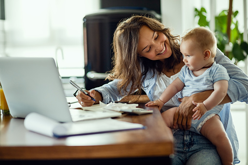 Freelance Mom: How to Create the Best Conditions at Home?